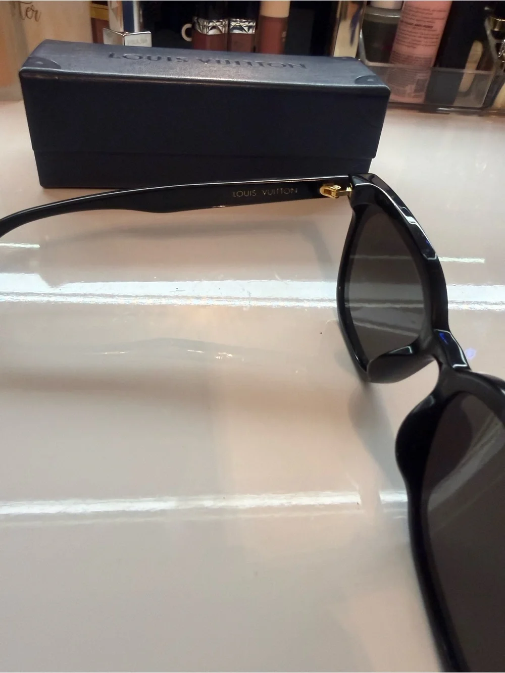 ✨ Authentic Louis Vuitton Black Women's Sunglasses ✨